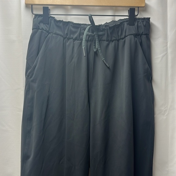 Lululemon Gray Stretch High-Rise Pant 7/8 Length Pant- 8 - Picture 4 of 10